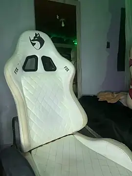 bunnydark00 online show from 04.14.26