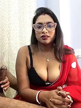 Queen Dolly online show from 12.14.25