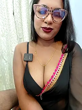 Queen Dolly online show from 03.13.26