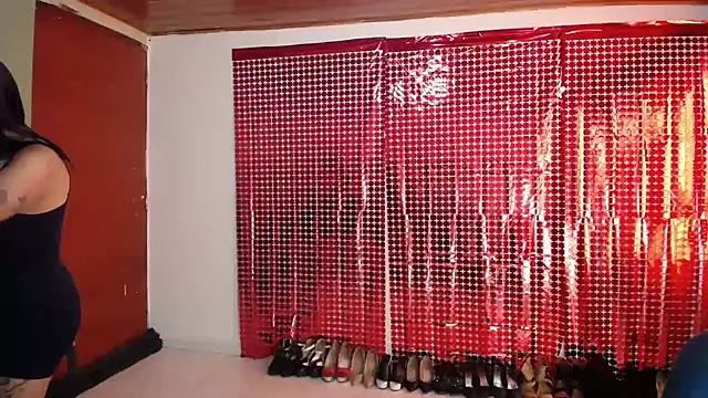 Snapshot of Sweett_Anya chatting on 09.25.25 Sweett Anya online show from 09.25.25