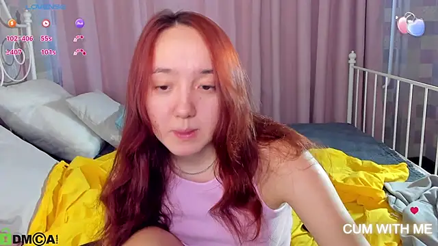 Snapshot of Fera1_Berry chatting on 10.18.25 Fera1 Berry online show from 10.18.25