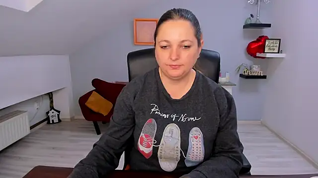 LollaGirl online show from 03.28.26