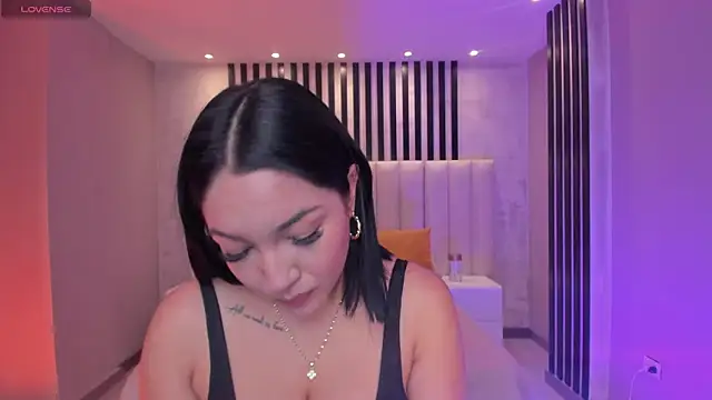 RossieRhoades online show from 10.02.25