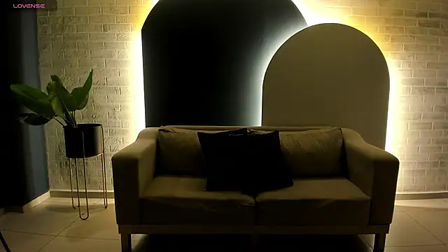 RossieRhoades online show from 10.20.25