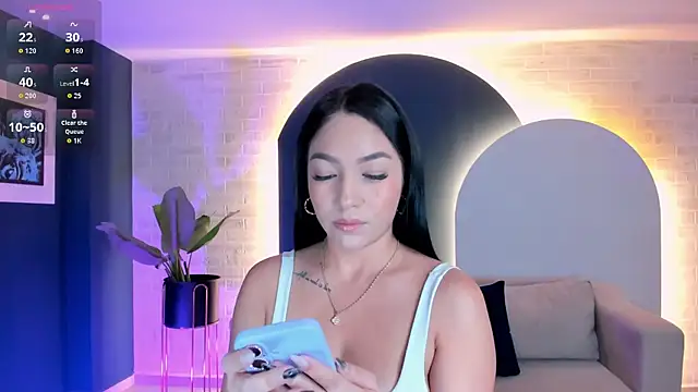 RossieRhoades online show from 10.21.25