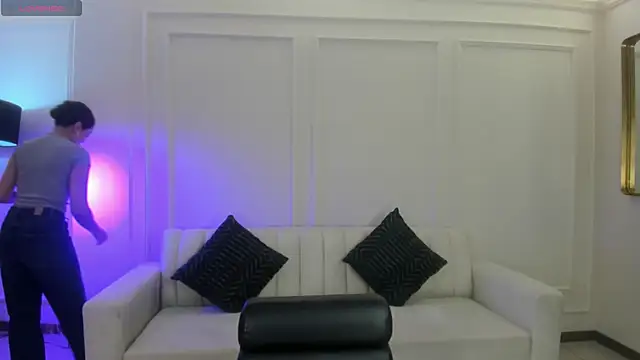 RossieRhoades online show from 10.28.25