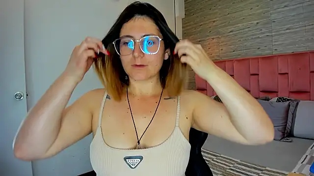 SarahDeyvis online show from 10.28.25