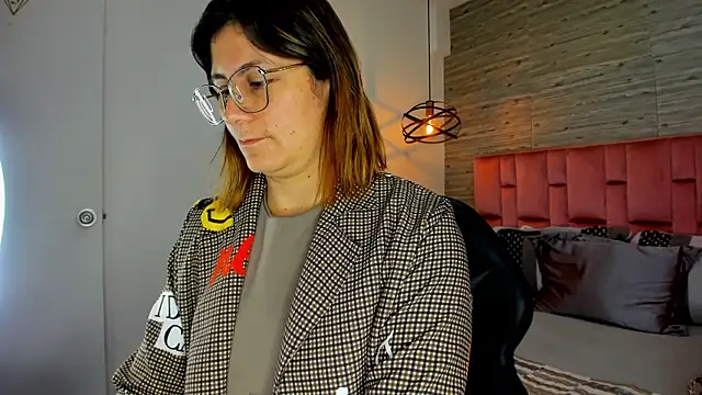 SarahDeyvis online show from 10.29.25