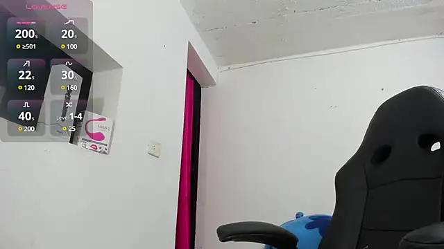 Snapshot of susy_bigboobs chatting on 12.03.24 susy bigboobs online show from 12.03.24