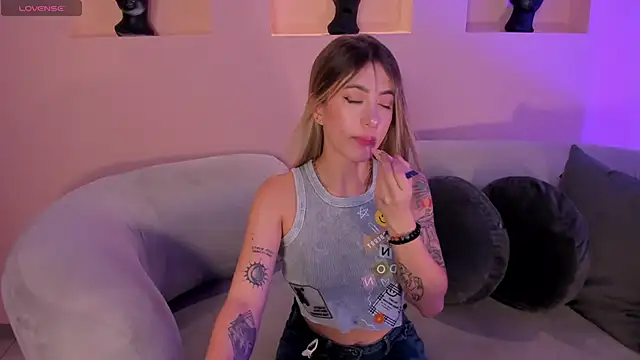 EveBensonX online show from 02.26.25