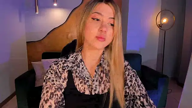 EveBensonX online show from 11.19.25