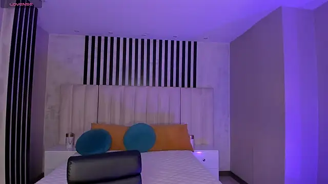 EveBensonX online show from 04.09.26