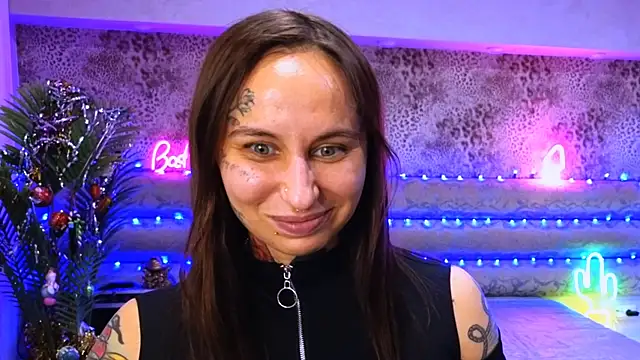 Snapshot of Cool_Freak_ chatting on 12.29.24 Cool Freak online show from 12.29.24