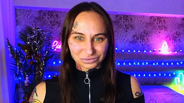 Snapshot of Cool_Freak_ chatting on 01.13.25 Cool Freak online show from 01.13.25