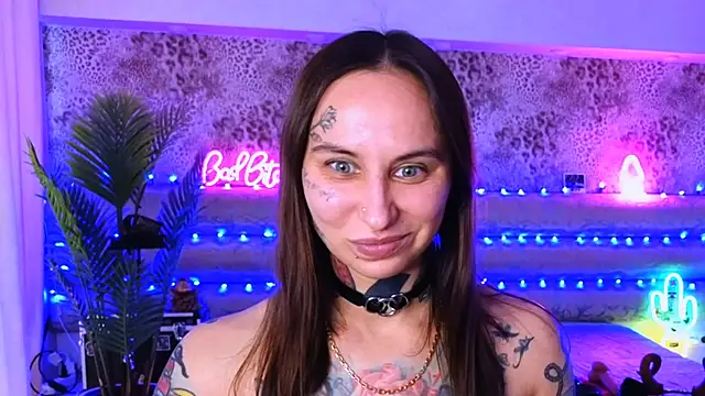 Snapshot of Cool_Freak_ chatting on 02.09.25 Cool Freak online show from 02.09.25