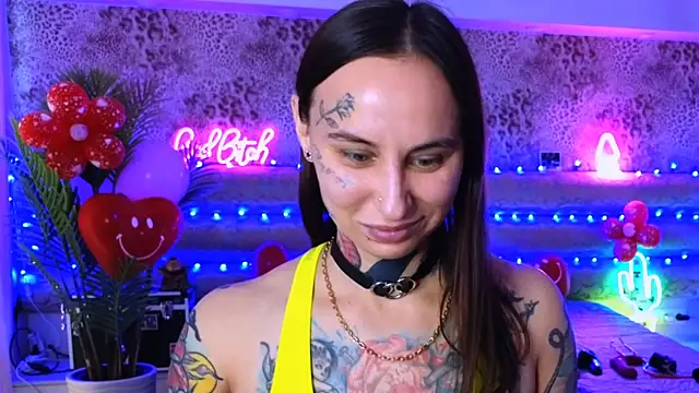 Snapshot of Cool_Freak_ chatting on 02.14.25 Cool Freak online show from 02.14.25