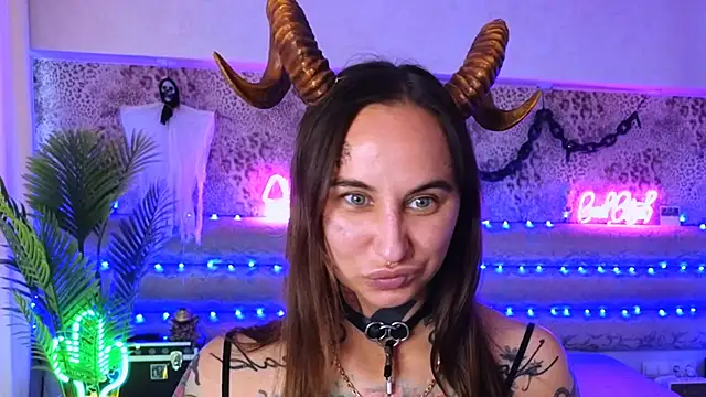 Snapshot of Cool_Freak_ chatting on 09.19.25 Cool Freak online show from 09.19.25