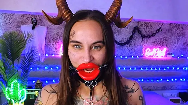 Snapshot of Cool_Freak_ chatting on 09.20.25 Cool Freak online show from 09.20.25