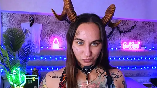 Snapshot of Cool_Freak_ chatting on 09.21.25 Cool Freak online show from 09.21.25