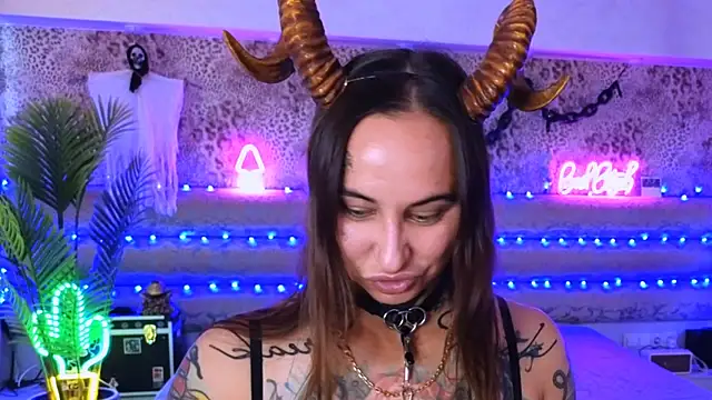 Snapshot of Cool_Freak_ chatting on 09.22.25 Cool Freak online show from 09.22.25