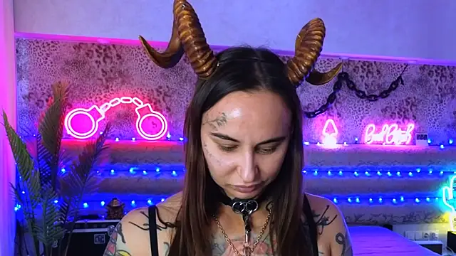 Snapshot of Cool_Freak_ chatting on 10.03.25 Cool Freak online show from 10.03.25