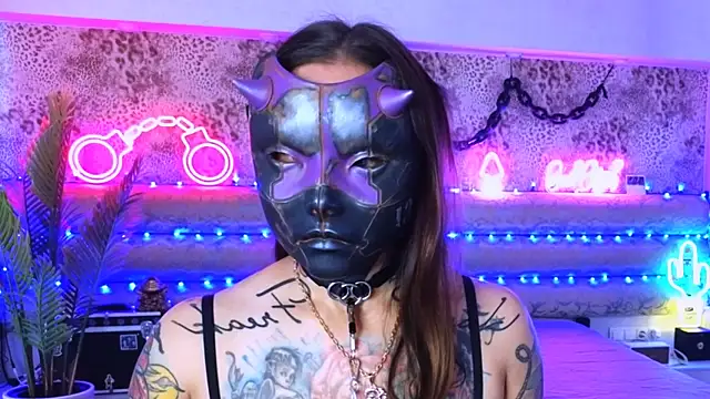 Snapshot of Cool_Freak_ chatting on 10.04.25 Cool Freak online show from 10.04.25