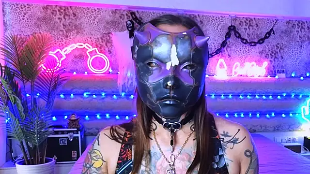 Snapshot of Cool_Freak_ chatting on 10.18.25 Cool Freak online show from 10.18.25