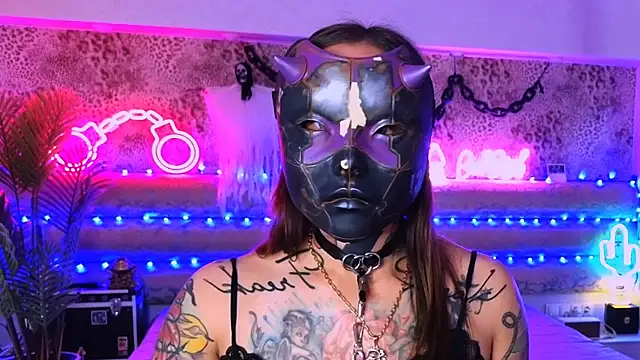 Snapshot of Cool_Freak_ chatting on 10.19.25 Cool Freak online show from 10.19.25