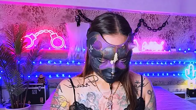 Snapshot of Cool_Freak_ chatting on 10.27.25 Cool Freak online show from 10.27.25