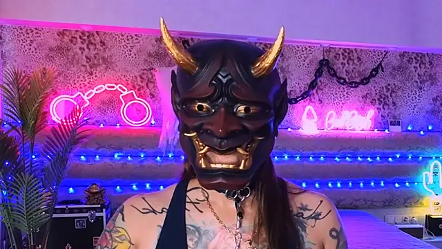 Snapshot of Cool_Freak_ chatting on 11.01.25 Cool Freak online show from 11.01.25