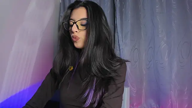 Snapshot of NanaRott chatting on 10.03.25 NanaRott online show from 10.03.25