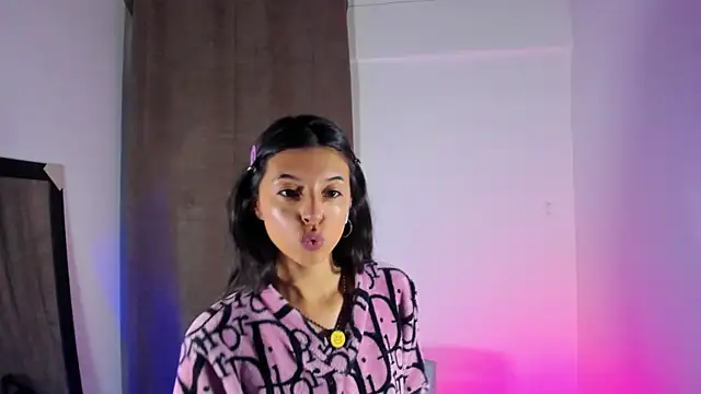 Snapshot of NanaRott chatting on 11.05.25 NanaRott online show from 11.05.25