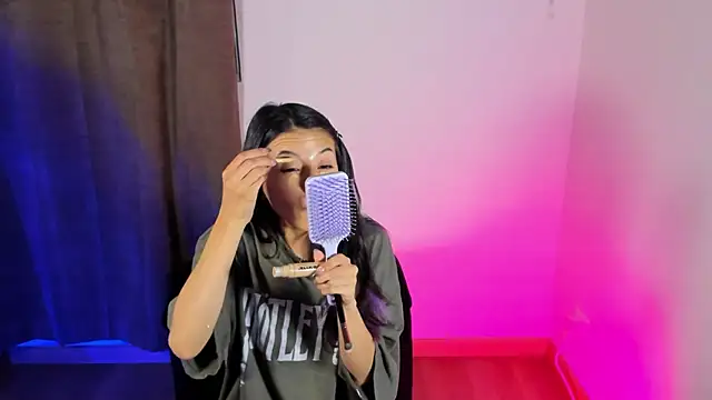 Snapshot of NanaRott chatting on 11.10.25 NanaRott online show from 11.10.25