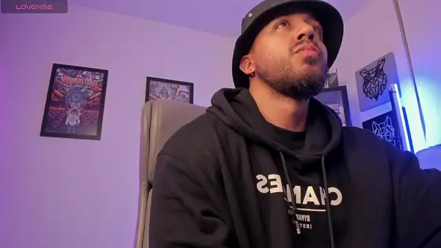 Snapshot of luck_spartans chatting on 10.10.25 luck spartans online show from 10.10.25