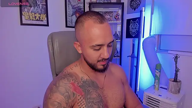 Snapshot of luck_spartans chatting on 10.20.25 luck spartans online show from 10.20.25