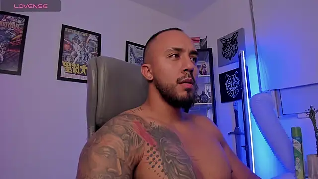 Snapshot of luck_spartans chatting on 10.22.25 luck spartans online show from 10.22.25