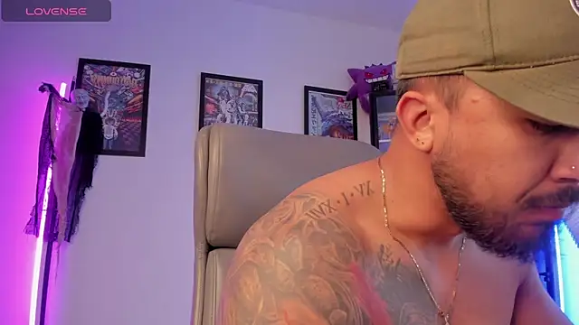 Snapshot of luck_spartans chatting on 11.06.25 luck spartans online show from 11.06.25