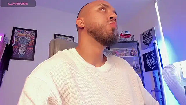 Snapshot of luck_spartans chatting on 11.11.25 luck spartans online show from 11.11.25