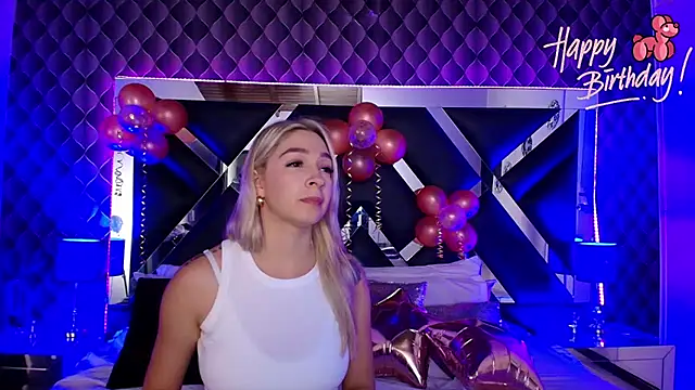 victoriaa lee  online show from 10.07.25