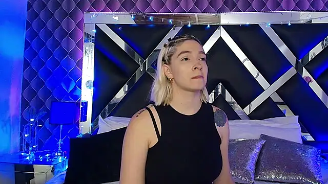 victoriaa lee  online show from 03.09.26