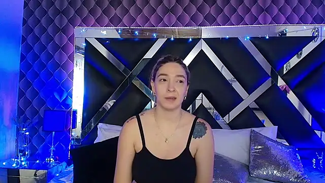 victoriaa lee  online show from 04.13.26