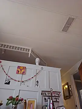 mossy kiss online show from 11.13.25