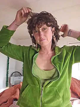 mossy kiss online show from 12.14.25