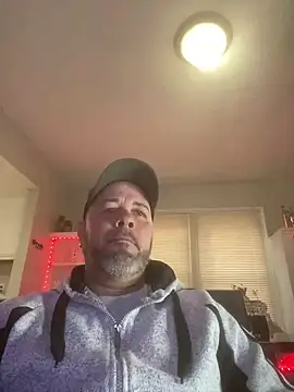 Snapshot of Cristian-Brayan chatting on 02.13.25 Cristian-Brayan online show from 02.13.25