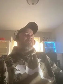 Snapshot of Cristian-Brayan chatting on 02.23.25 Cristian-Brayan online show from 02.23.25