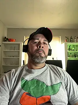 Snapshot of Cristian-Brayan chatting on 03.18.25 Cristian-Brayan online show from 03.18.25