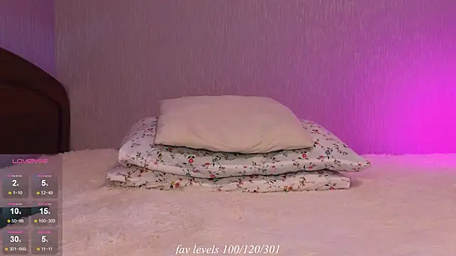 Snapshot of katyskinny chatting on 10.23.25 katyskinny online show from 10.23.25