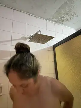 gabiTetas online show from 10.28.25