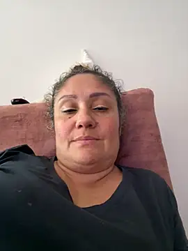 Snapshot of gabiTetas chatting on 11.25.25 gabiTetas online show from 11.25.25