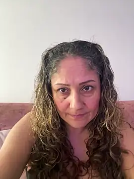 Snapshot of gabiTetas chatting on 02.19.26 gabiTetas online show from 02.19.26